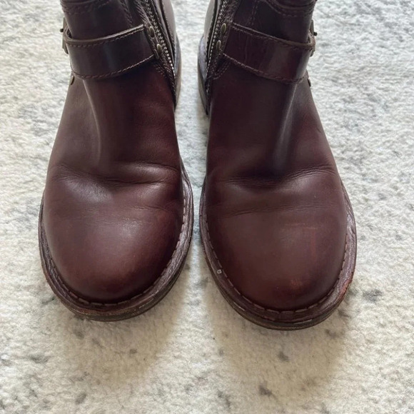 UGG FABRIZIA BROWN LEATHER MOTO HARNESS BUCKLE BOOTS 5.5 - Picture 7 of 11
